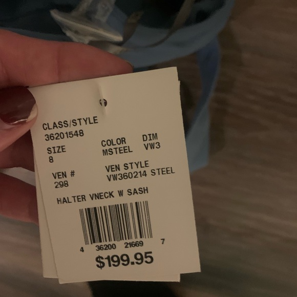 Vera Wang V-neck halter gown with sash - Picture 3 of 3